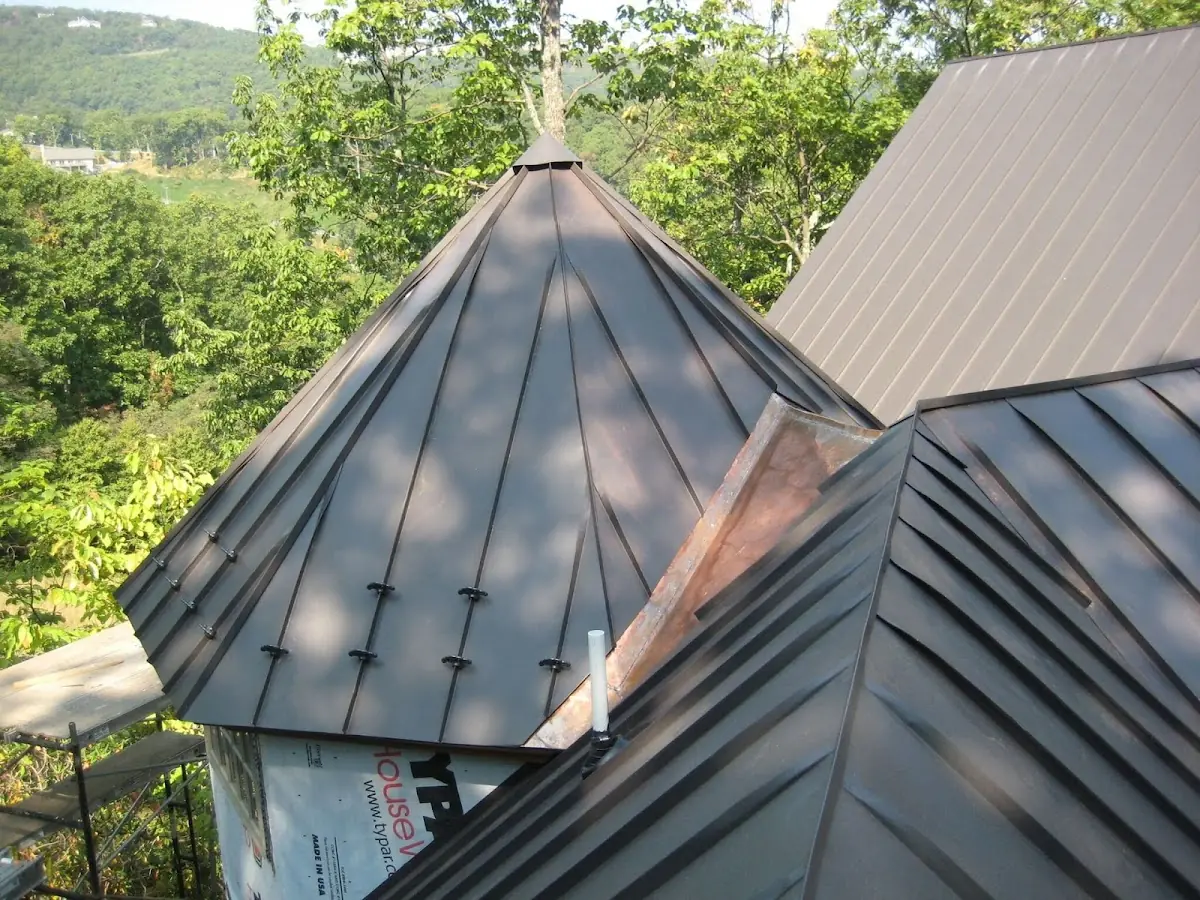 Professional Roof Tarp Installation by Craftsman Roofing in Glencoe Park